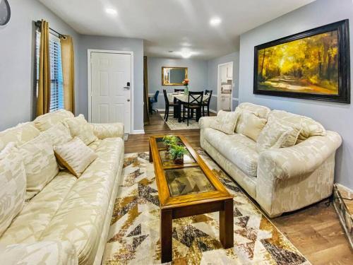 NEW! Luxe Cottage with Big Backyard 10 Mi to Augusta