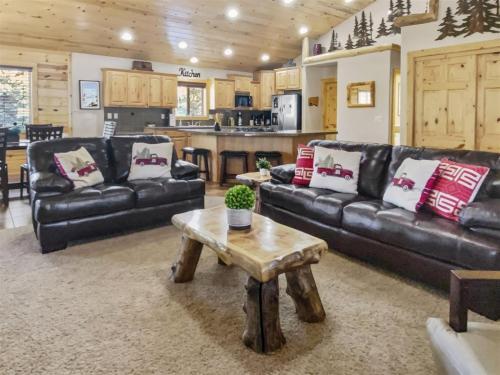 Duck Creek Mountain Cabin - main image
