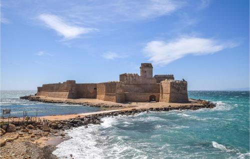  Nice apartment in Le Castella with WiFi and 1 Bedrooms in Le Castella