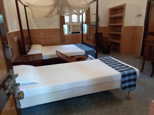 Deluxe Triple Room image 2