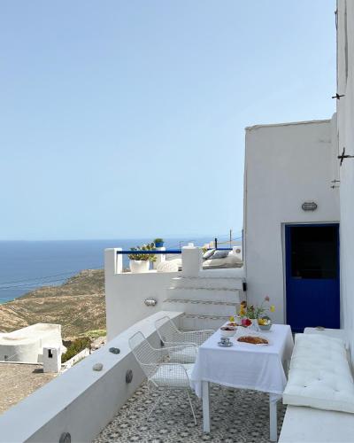 Serifos White