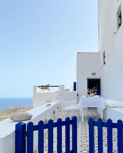 Serifos White