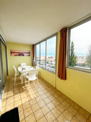 Facilities, Cap d'Agde Antinea, Plage Rochelongue, Piscine et Parking near Bodega Buena Vista