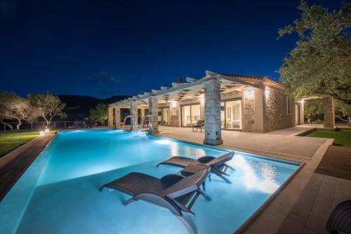 Artina Luxury Villa - image 2