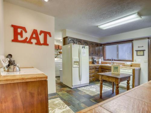 Deer View Retreat - Meredith Lodging