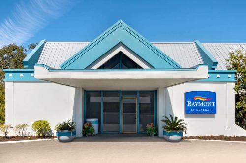 Baymont by Wyndham Daytona Beach - Intl Speedway