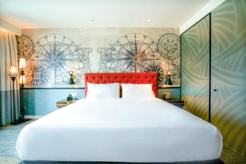 room detail thumbnail 1