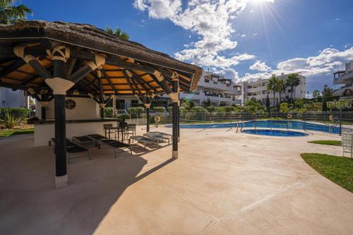 Peldbaseins, Apartment Aguacate in Sopalmo