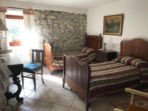 2 twin beds