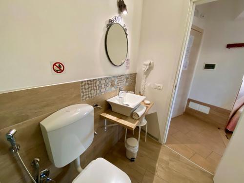 Quadruple Room with Private Bathroom image 10