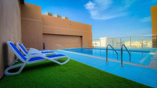 Swimming pool, Muscat Plaza Hotel in Muscat