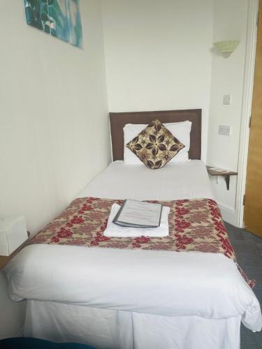 Single Room image 8