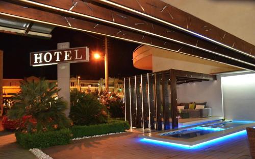 Deves Hotel - main image