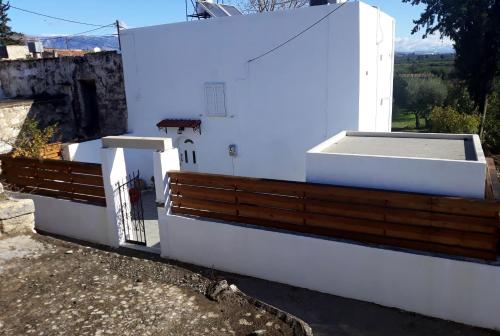  The White House of Festos in Kamilari
