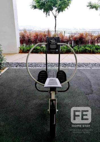 Garden, Netflix WiFi Cozy Homestay Trefoil Setia Alam Shah Alam 沙亚南舒适温馨日租民宿 in Shah Alam