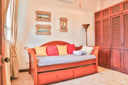 Three-Bedroom Villa image 2