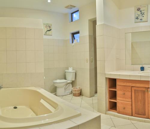 Three-Bedroom Villa image 4