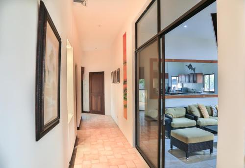 Three-Bedroom Villa image 5