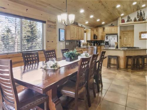 Duck Creek Mountain Cabin - image 2
