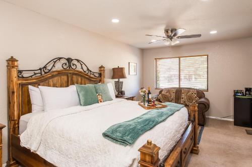Whispering Creek Bed & Breakfast - image 11