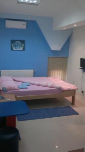 1 twin bed