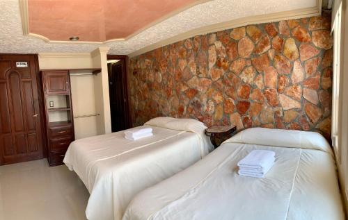 2 double beds