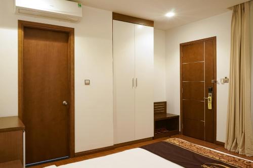 Standard Double Room image 8