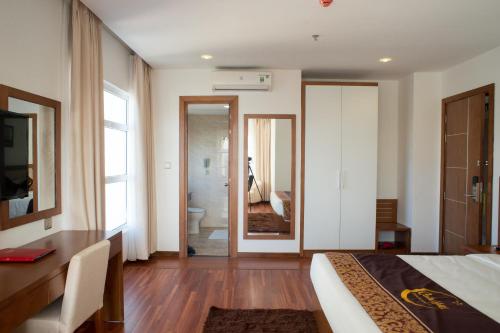 Deluxe Double Room image 8