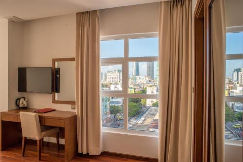 Deluxe Double Room image 5