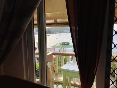 Balcony/terrace, Reynaldo's Upstairs in Puerto Galera