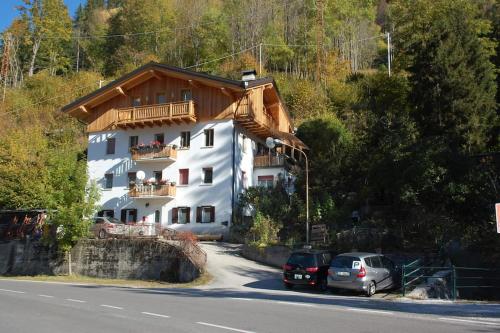 Mountain, Ferienwohnung in Alleghe