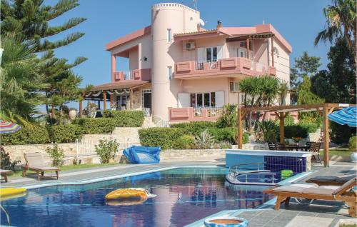  Amazing home in Gazi Heraklion with 4 Bedrooms, WiFi and Private swimming pool in Yiofirákia