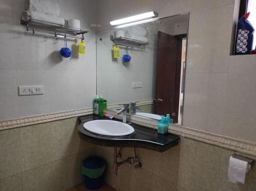 1BHK AC Service Apartment 115