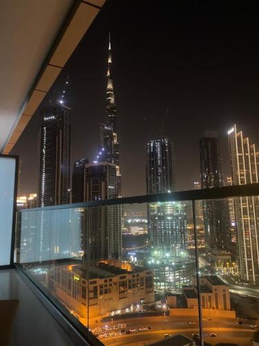 Paramount Midtown -Stunning 2 Bedroom Apt with Burj-Khalifa view, Dubái (foto 8)