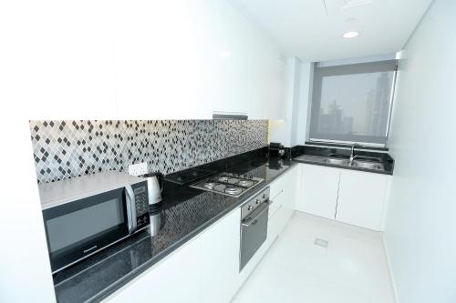 Paramount Midtown -Stunning 2 Bedroom Apt with Burj-Khalifa view - image 12