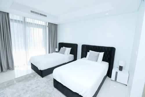 Paramount Midtown -Stunning 2 Bedroom Apt with Burj-Khalifa view - main image