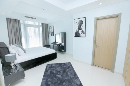 Paramount Midtown -Stunning 2 Bedroom Apt with Burj-Khalifa view - image 8