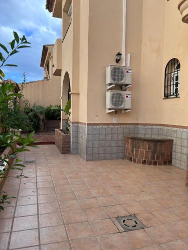 Villa Casa Vega Fuengirola - Tap to explore photos