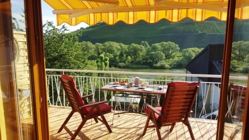 Casa Barzen - Stilvoll Urlauben an der Mosel - Apartment - Reil