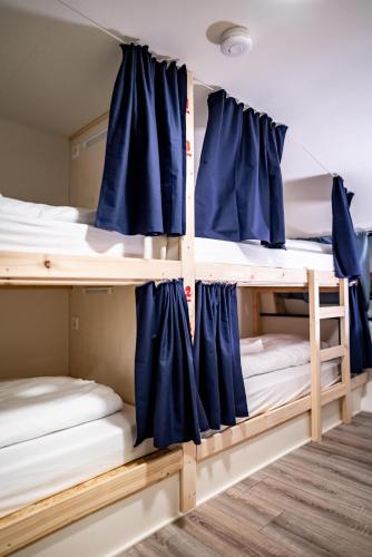 1 twin bed