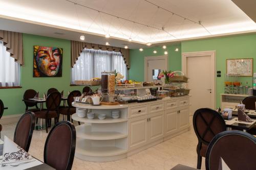 Hotel Roxy Plaza - image 13