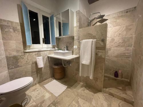 Magical, private and spacious Villa Gioiella with large garden, olive grove - in a cool village on the Umbria Tuscany Border