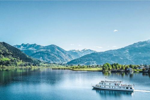 Lake view suites Villa Julia by we rent in Zell Am See