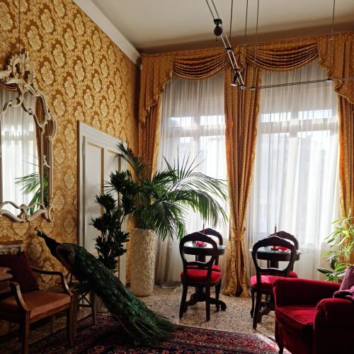 Friendly Venice Suites - Luxury Suites in Venice