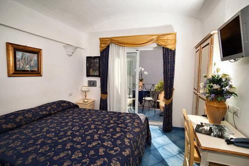 Comfort Double Room with Terrace and Sea View