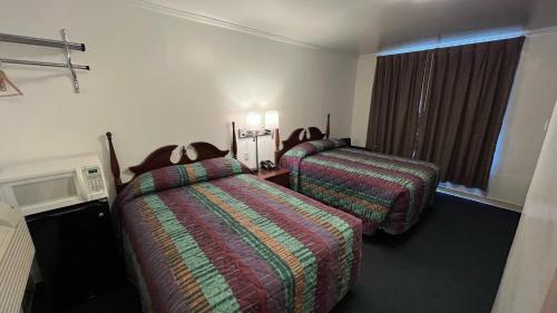 Four Oaks Lodging