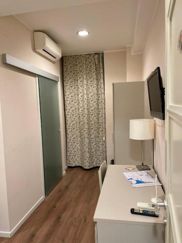 Superior Single Room image 6