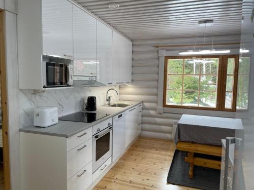 Iekārtas, Villa Joutsen with jacuzzi in Ala-Sarkilahti