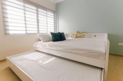 Two Bedroom Residential Home with own parking, Mabalacat