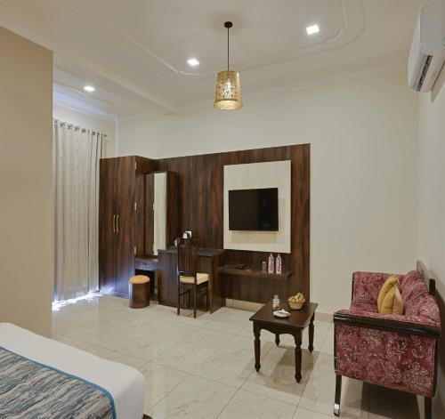 room detail thumbnail 1